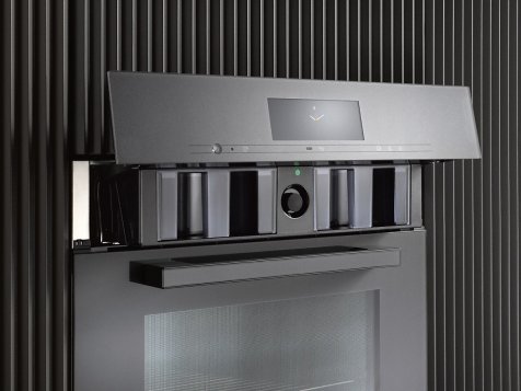 Motorisch öffnende Liftblende mit SoftClose